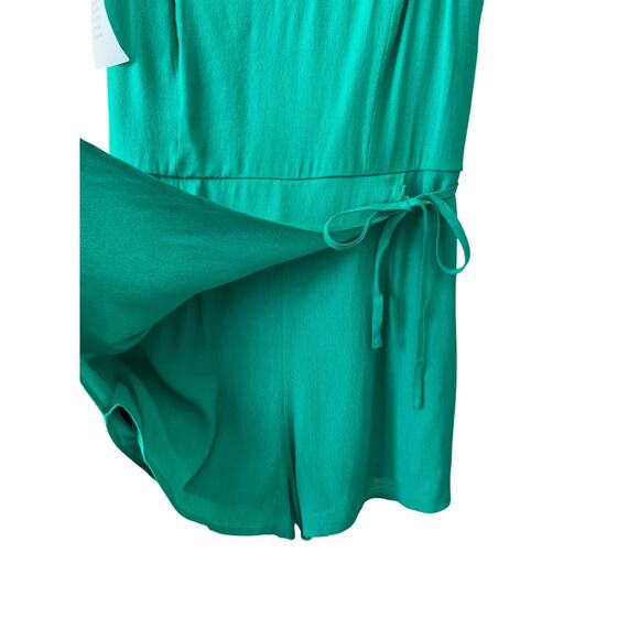 New SUPERDOWN REVOLVE Women's Green Karen Wrap Romper Size S - Picture 4 of 9
